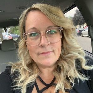 Meet your Posher, Angela